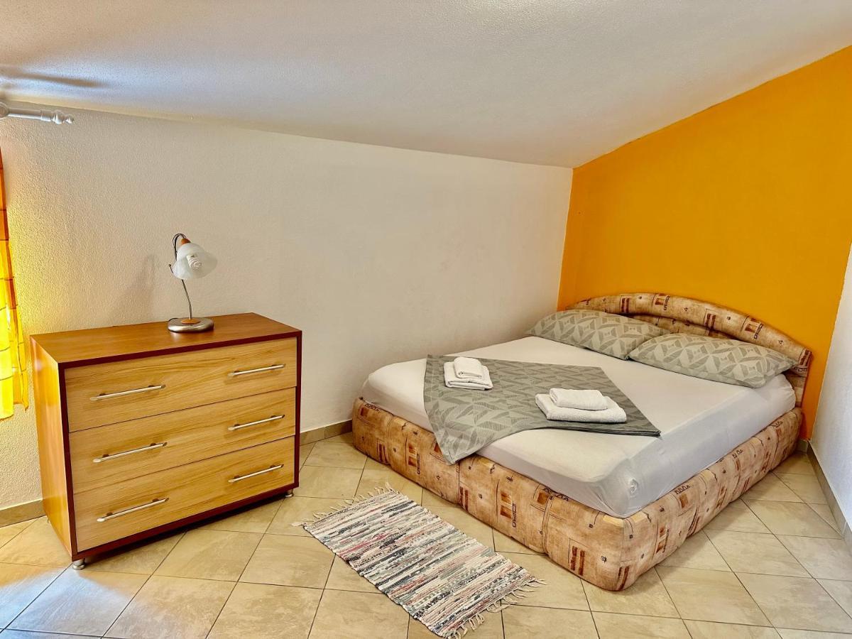 Apartments Novoselic Vir Zewnętrze zdjęcie