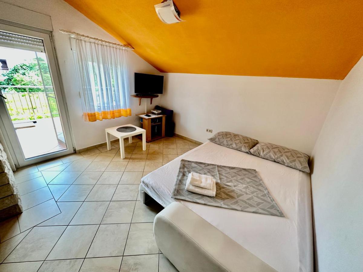 Apartments Novoselic Vir Zewnętrze zdjęcie