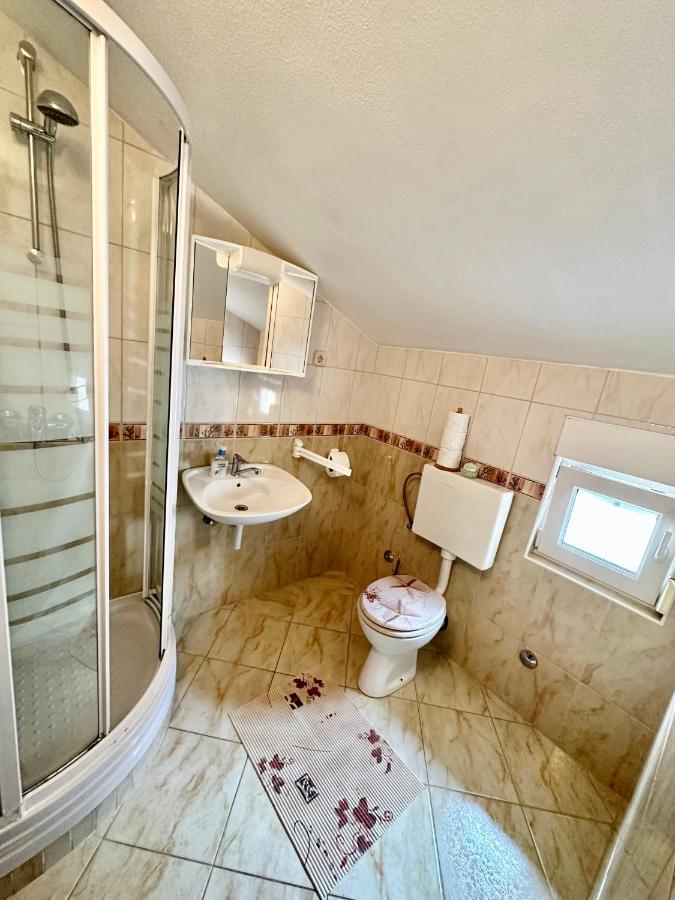 Apartments Novoselic Vir Zewnętrze zdjęcie
