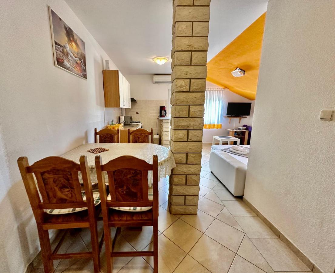 Apartments Novoselic Vir Zewnętrze zdjęcie