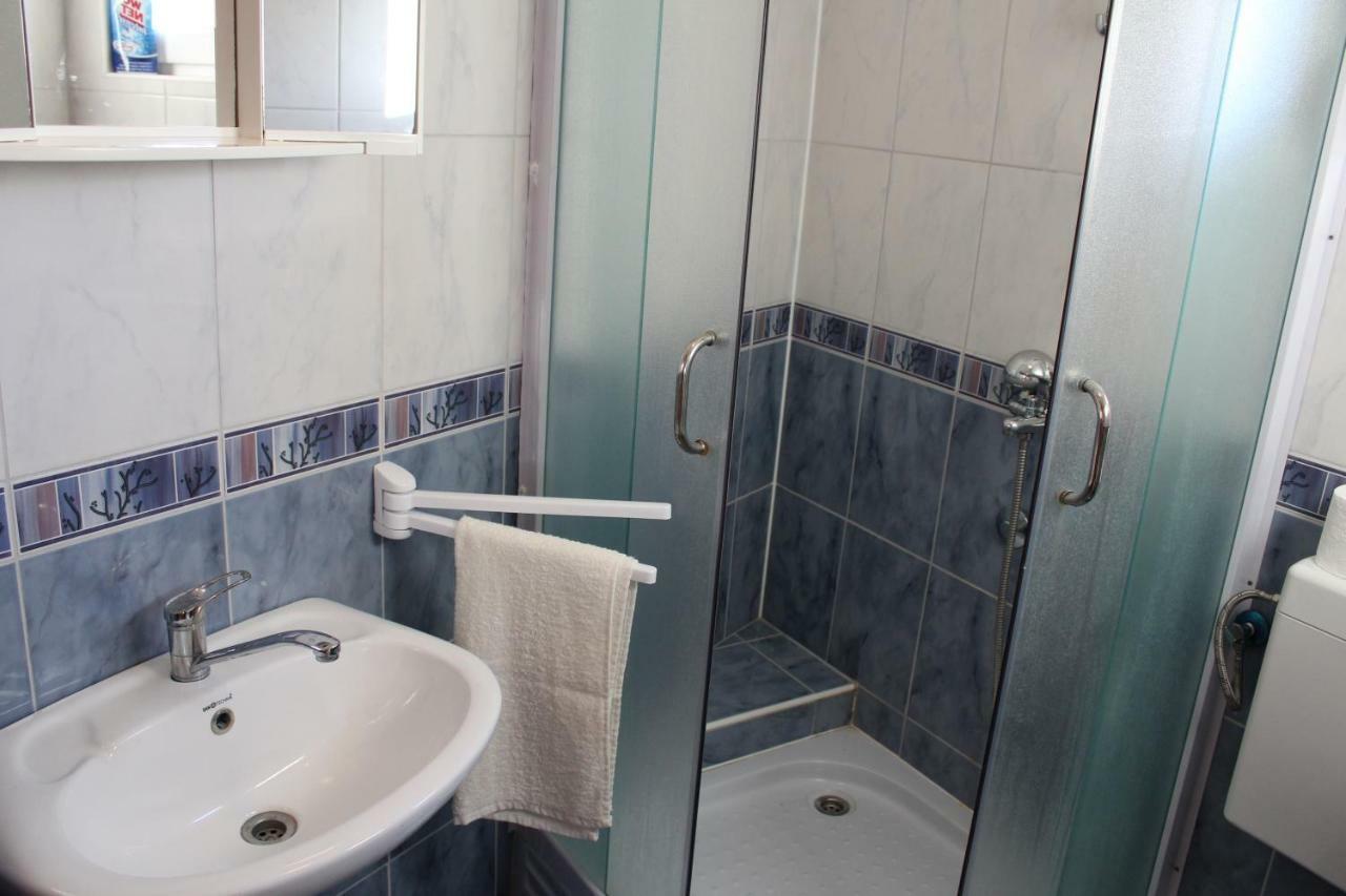 Apartments Novoselic Vir Zewnętrze zdjęcie